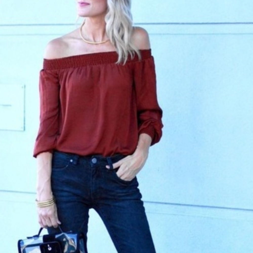 CAbi- Foxy off the shoulder blouse